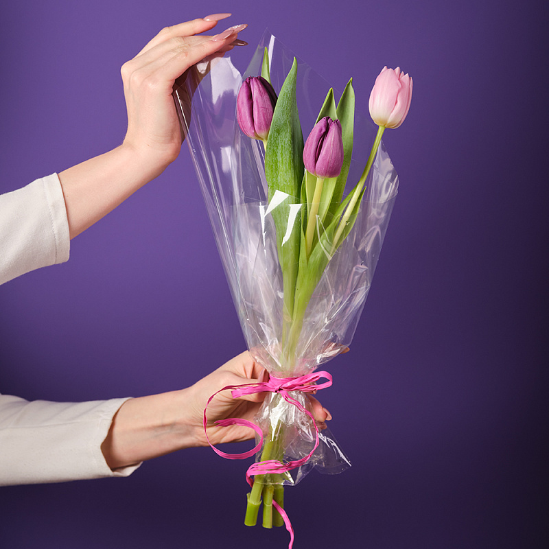 Букет 3 тюльпана микс в пленке