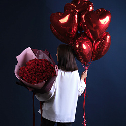 Купить Подарочный набор «Шары и 51 роза» в Санкт-Петербурге с бесплатной доставкой: цена, фото, описание