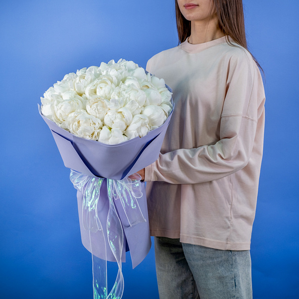 Купить Букет из 30 белых пионов (Премиум) в  с бесплатной доставкой: цена, фото, описание