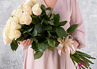 Купить Букет из 25 белых роз 60-70 см (Эквадор) в Санкт-Петербурге с бесплатной доставкой: цена, фото, описание