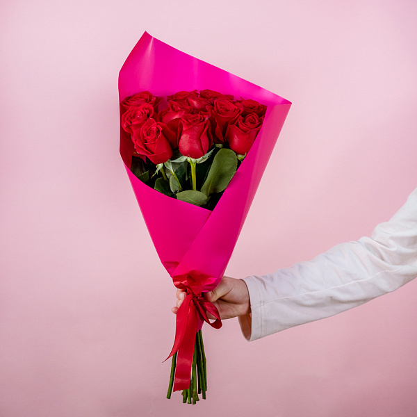 Купить Букет из 13 красных роз 50 см (Эквадор) в  с бесплатной доставкой: цена, фото, описание