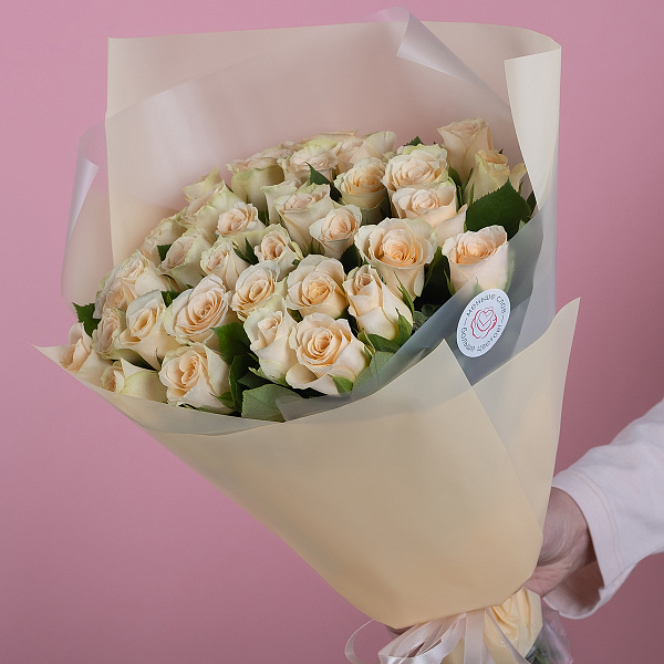 Купить Букет «35 кремовых роз Кения» в  с бесплатной доставкой: цена, фото, описание