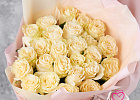 Купить Букет из 25 белых роз 60-70 см (Эквадор) в упаковке в Санкт-Петербурге с бесплатной доставкой: цена, фото, описание
