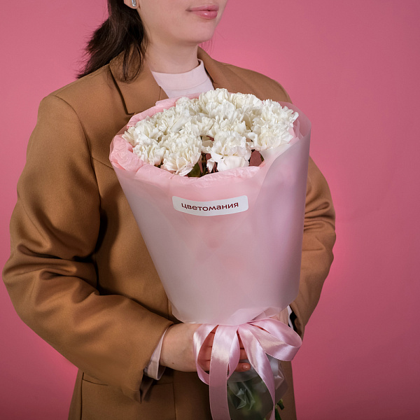 Купить Букет из 11 белых гвоздик в упаковке в  с бесплатной доставкой: цена, фото, описание