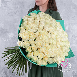 Купить Букет из 101 белой розы 60-70 см (Эквадор) в Санкт-Петербурге с бесплатной доставкой: цена, фото, описание