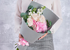 Купить Букет «Милена» из гортензии, маттиол и кремовых роз в  с бесплатной доставкой: цена, фото, описание
