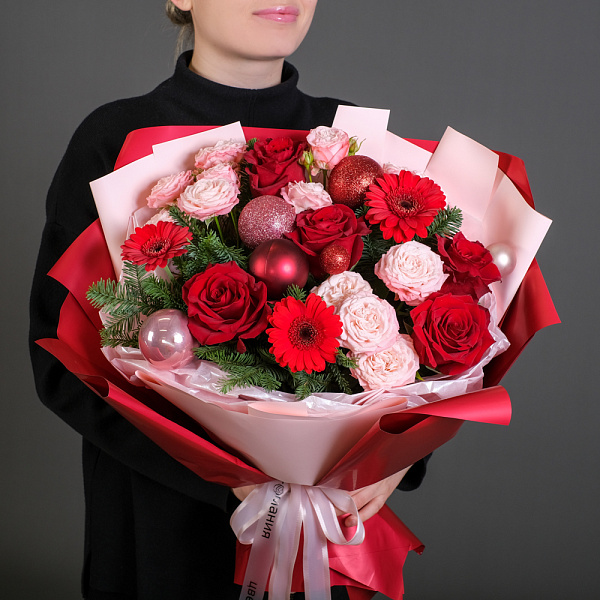 Купить Букет «Зимняя вишня» M в  с бесплатной доставкой: цена, фото, описание