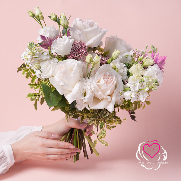 Купить Букет невесты из роз Вайт Охара и маттиолы в Санкт-Петербурге с бесплатной доставкой: цена, фото, описание