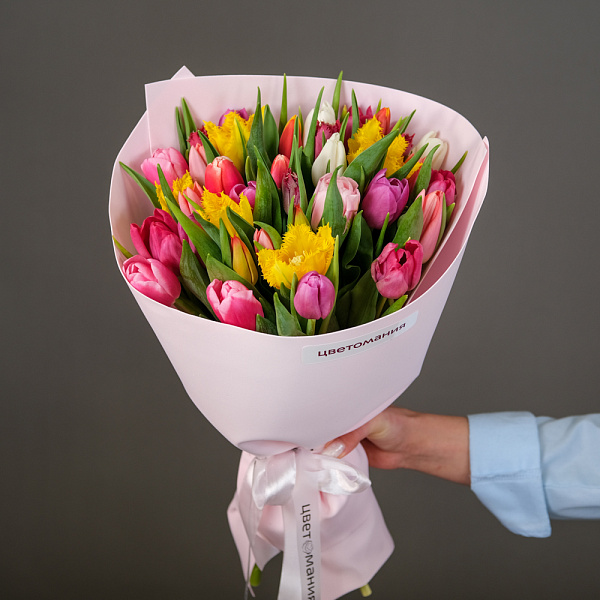 Купить Букет 35 тюльпанов микс в  с бесплатной доставкой: цена, фото, описание