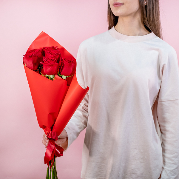 Купить Букет из 6 красных роз 50 см (Эквадор) в  с бесплатной доставкой: цена, фото, описание
