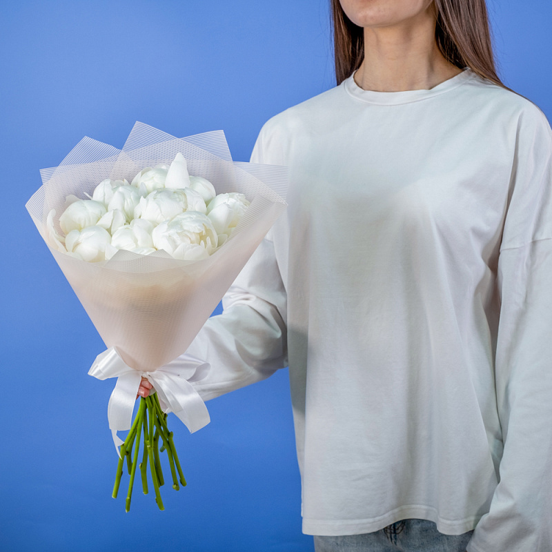 Букет из 10 белых пионов (Премиум)