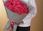 Купить Букет из 25 розовых роз 40 см (Эквадор) в Санкт-Петербурге с бесплатной доставкой: цена, фото, описание