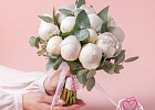 Купить Букет невесты из белых пионов с эвкалиптом в Санкт-Петербурге с бесплатной доставкой: цена, фото, описание