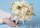 Купить Букет невесты из белых роз с эустомой в  с бесплатной доставкой: цена, фото, описание