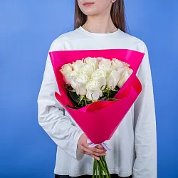Букет из 13 белых роз 50 см (Эквадор) Купить Букет из 13 белых роз 50 см (Эквадор) в с бесплатной доставкой: цена, фото, описание