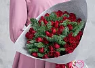 Купить Букет из 51 красной розы Кения с нобилисом в  с бесплатной доставкой: цена, фото, описание