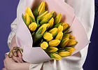 Купить Букет 25 жёлтых тюльпанов в  с бесплатной доставкой: цена, фото, описание