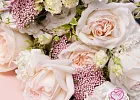 Купить Букет невесты из роз Вайт Охара и маттиолы в  с бесплатной доставкой: цена, фото, описание