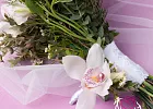 Купить Букет невесты из орхидей, эустомы и хамелациума в  с бесплатной доставкой: цена, фото, описание