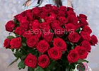 Купить Букет из 51 красной розы 70 см (Россия) под ленту в  с бесплатной доставкой: цена, фото, описание