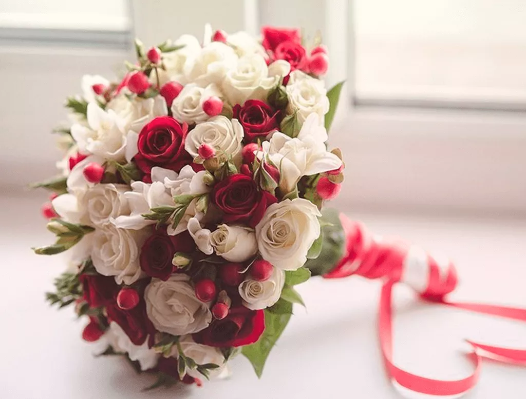 свадебный букет с розами.png