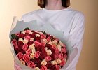 Купить 101 кенийская роза микс в  с бесплатной доставкой: цена, фото, описание